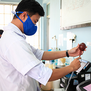 Kiểm Soát & Phân Tích Thí Nghiệm Đạt Chuẩn