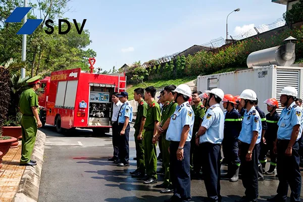 nhân viên Bảo vệ Sonadezi SSS huyến luyện nghiệp vụ phòng cháy chữa cháy