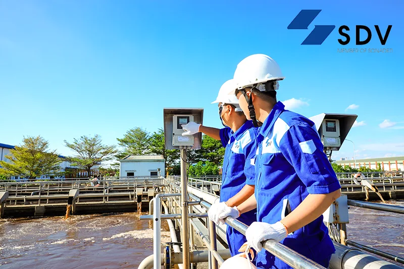 đội ngũ chuyên nghiệp tại khu xử lý nước thải của công ty Sonadezi SDV