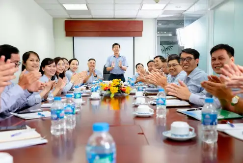 Môi trường làm việc chuyên nghiệp của dịch vụ vệ sinh công nghiệp